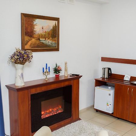 M&M Aparthotel Sumy Bagian luar foto