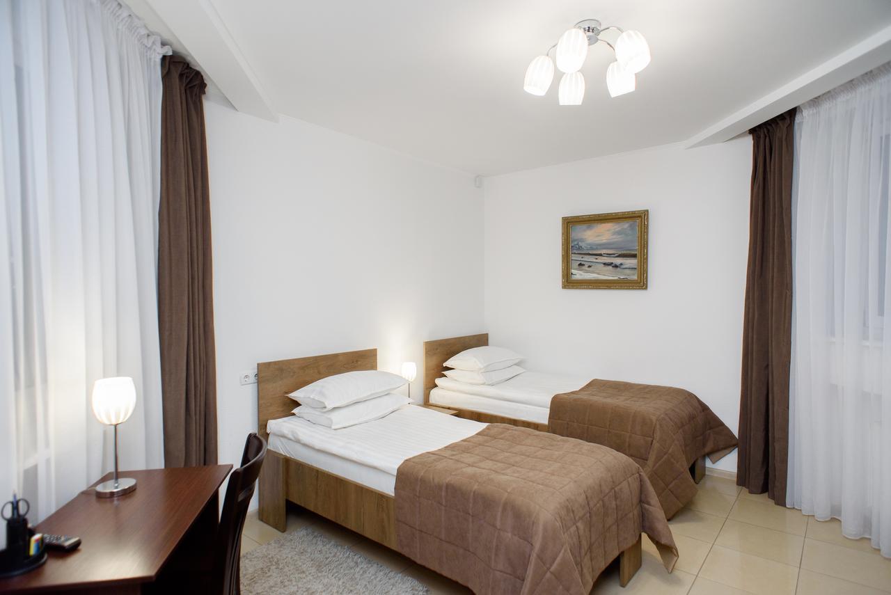 M&M Aparthotel Sumy Bagian luar foto