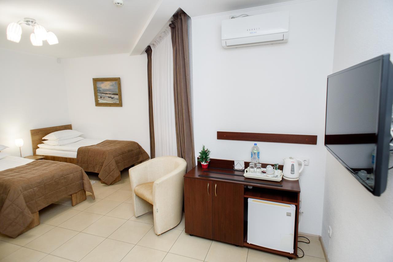 M&M Aparthotel Sumy Bagian luar foto