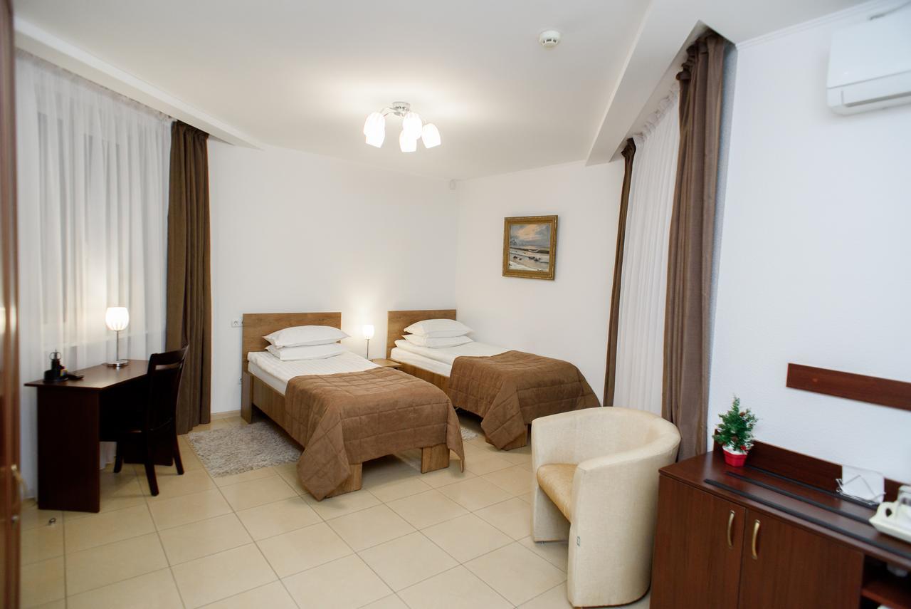 M&M Aparthotel Sumy Bagian luar foto